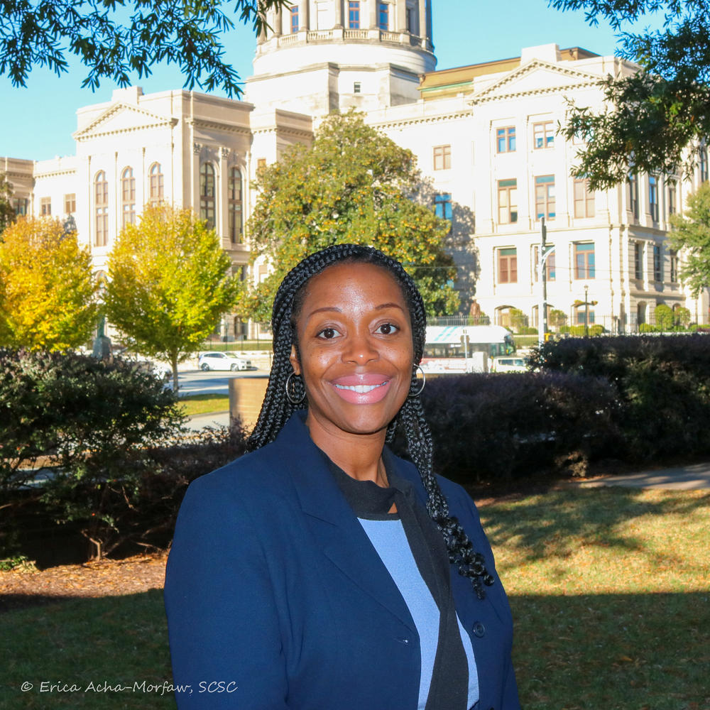 Tiffany Leach Headshot